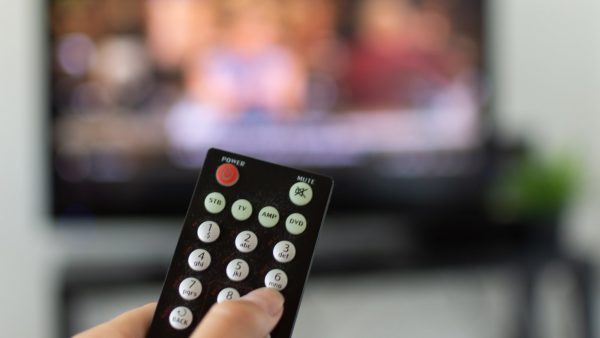 ВЦИОМ не выявил победителя в поединке между интернетом и телевидением