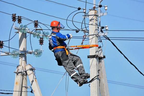 УФАС предписало новосибирским энергетикам установить обоснованные тарифы для размещения сетей электросвязи