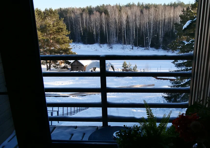 С опорой на провод